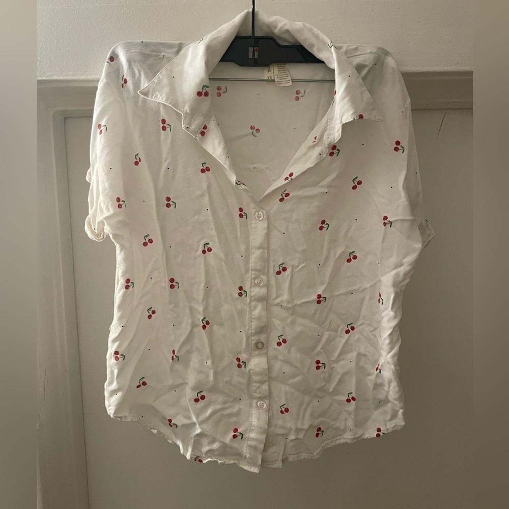 Japna White cherries button down short sleeve top size XS